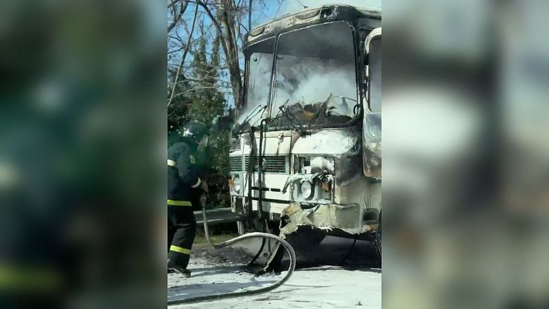 Пассажирский автобус сгорел на трассе в Туапсе