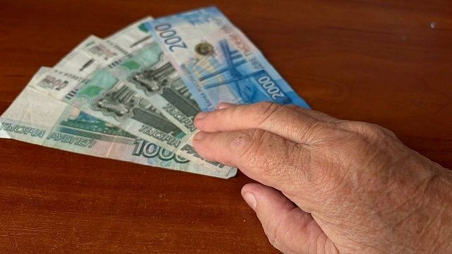 Зарплаты работников обрабатывающей промышленности России выросли на 21%