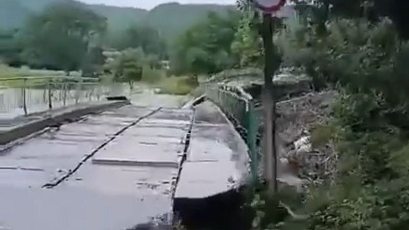 Заблокировано 300 домов из-за разрушенного моста в Лермонтово