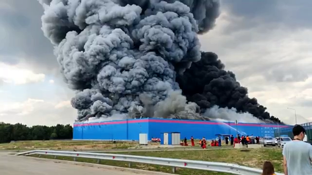 Ozon вернет деньги покупателям и продавцам за сгоревшие на складе товары Фото: t.me/rt_russian