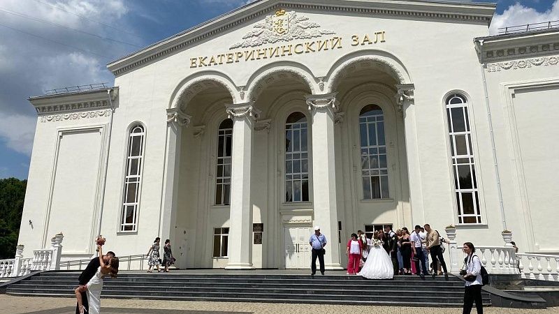 В Краснодарском крае услуга по смене ФИО стала на 20% популярнее