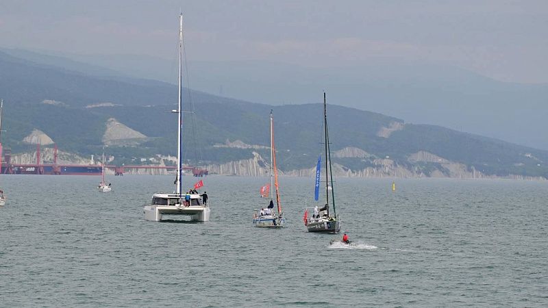 Сто сорок яхтсменов приняли участие в парусной регате в Новороссийске