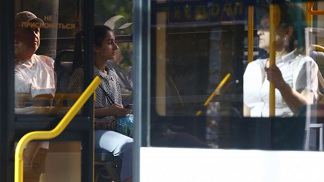 Пассажиры общественного транспорта Кубани сэкономили 13 млн рублей на оплате поездок смартфонами Фото: Телеканал «Краснодар»
