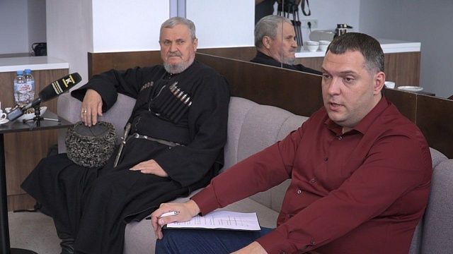 Дебаты о казачестве и СВО прошли в Доме журналистики в Краснодаре