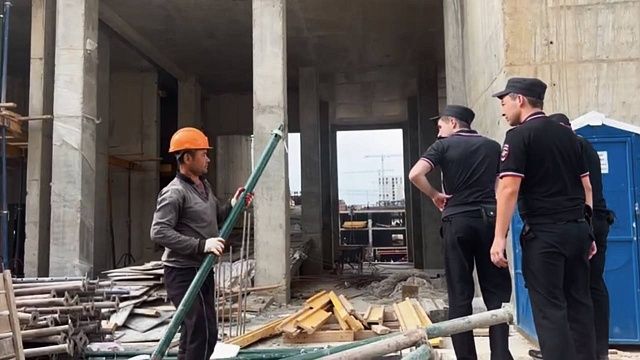 Во время рейда в Краснодаре полиция выявила пять нелегалов