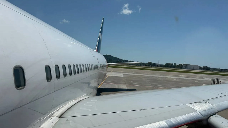 Сообщившую о проблемах с безопасностью женщину-пилота уволили в Avelo Airlines 