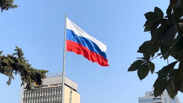 Губернатор Кубани поздравил граждан с Днем российского флага Фото: Телеканал «Краснодар»
