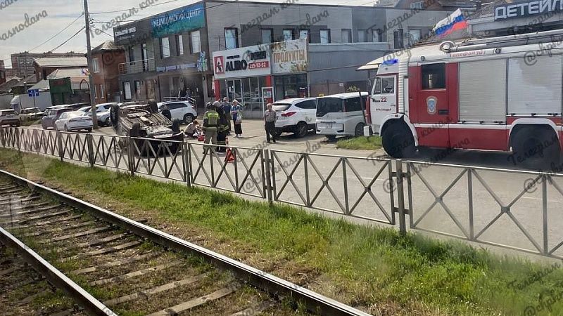 Женщина пострадала в ДТП с перевертышем в Краснодаре