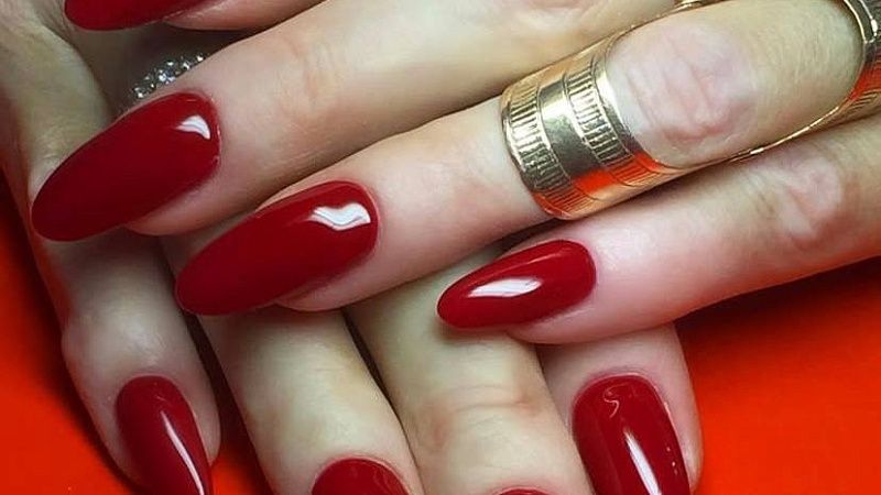 Мастером маникюра стала съевшая подругу женщина-каннибал в России