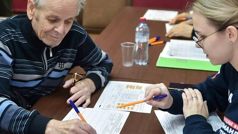 На Кубани открыты 15 точек сбора подписей в поддержку Владимира Путина