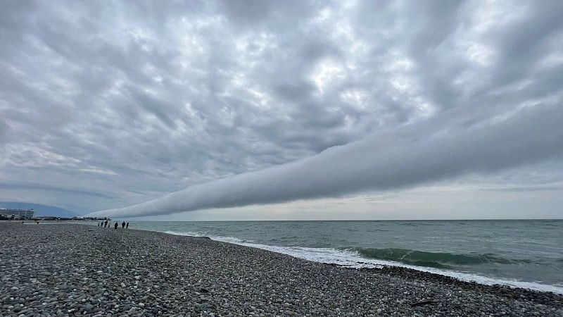 Редкое облачное явление утреннюю Глорию засняли у побережья Сочи