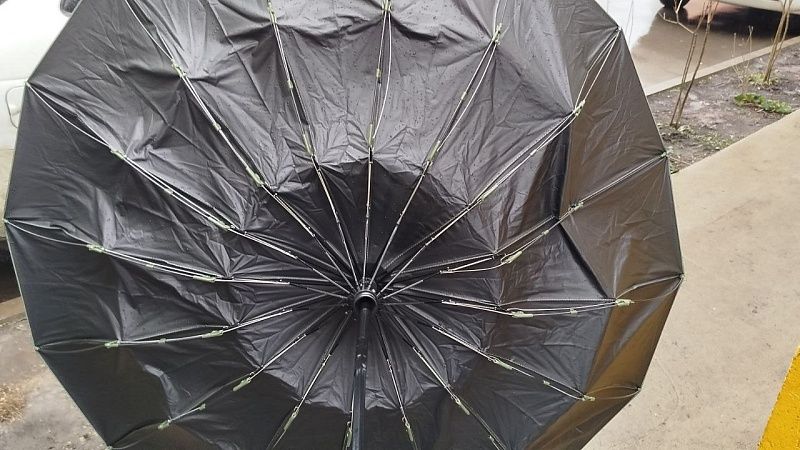 Об ураганном ветре предупредили жителей Крымского района