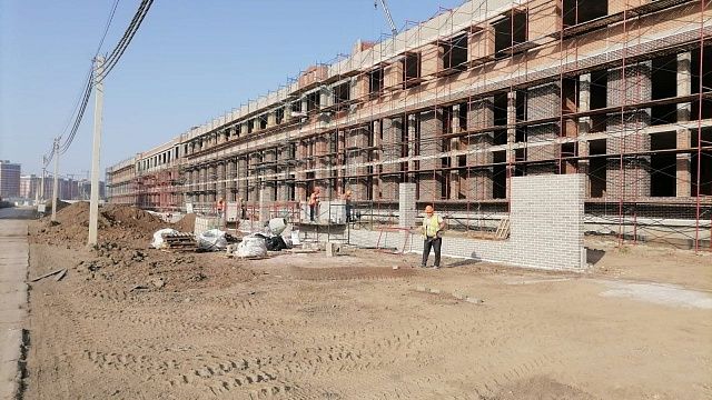 Строительство школы по улице Азовской в Краснодаре завершили почти на половину. Фото: департамент строительства администрации Краснодара