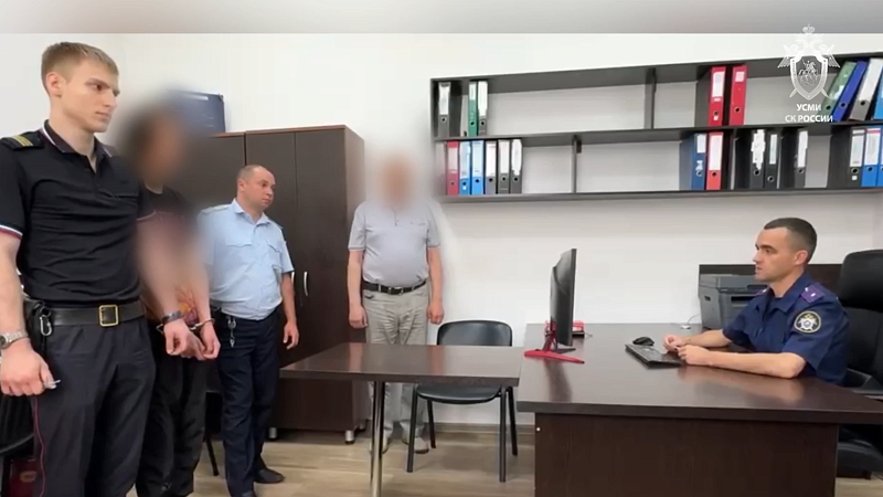 Обвинение предъявили напавшему на людей с ножами в ТЦ Краснодара