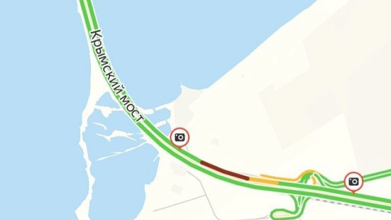 Пробка из 900 машин образовалась утром 1 июля на Крымском мосту