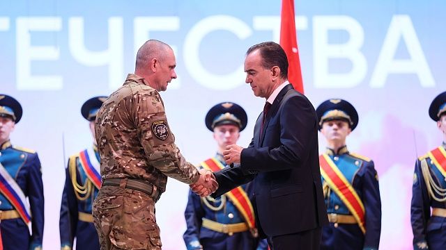 В преддверии Дня защитника Отечества в Краснодаре наградили военнослужащих