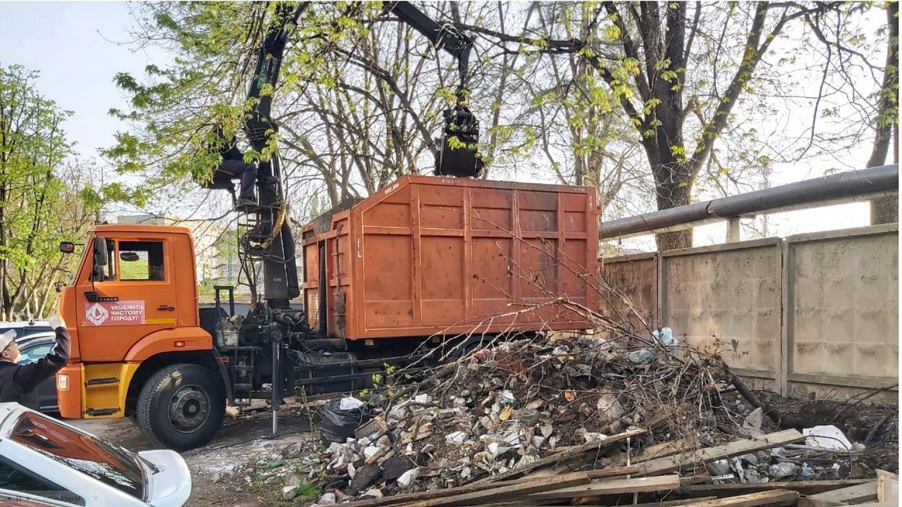 В Краснодаре в Прикубанском округе ликвидировали свалки и демонтировали незаконные объекты. Фото: Александр Райко