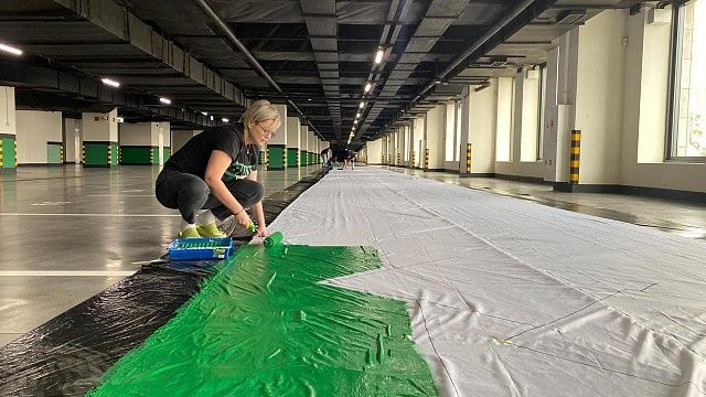 Месяц труда ради пары минут: как болельщики «Краснодара» рисуют баннеры размером с многоэтажку