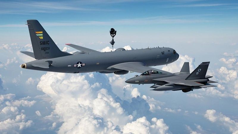 Американские самолеты-заправщики массово начали покидать военные базы в США