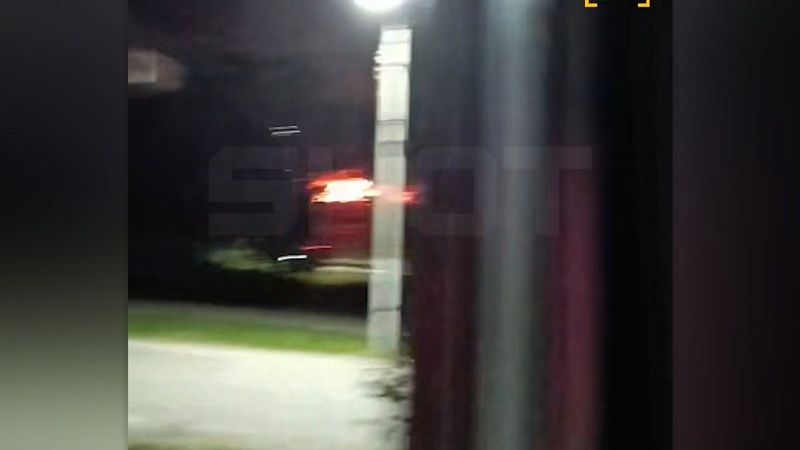 Жители сняли едва не попавший в дом дрон в Липецкой области