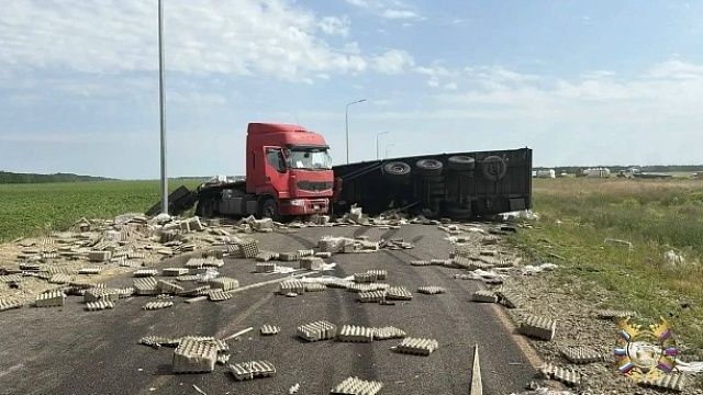 В аварии с двумя фурами погиб мужчина в Тимашевском районе 
