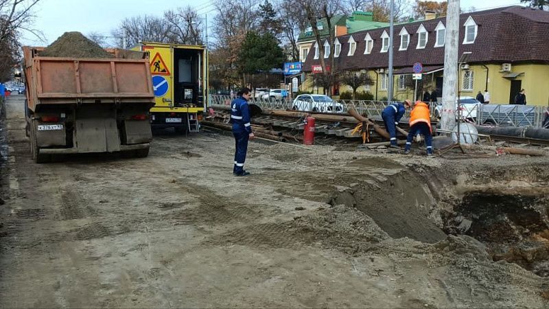 «Чёрная дыра Краснодара»: на Московской обнаружено новое повреждение коллектора