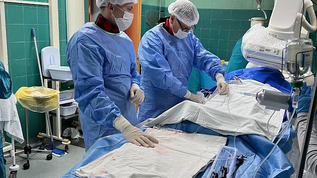 На Кубани впервые провели операцию по имплантации сердечных клапанов нового поколения