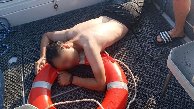 Спасавший из тягуна девушку парень едва сам не утонул в Черном море в Анапе 