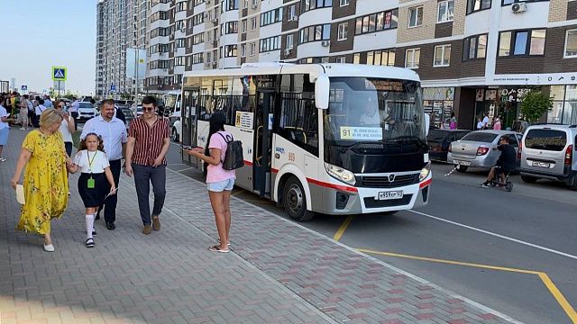 В Краснодаре по результатам мониторинга могут скорректировать расписание автобусов к новой школе по улице Крузенштерна 