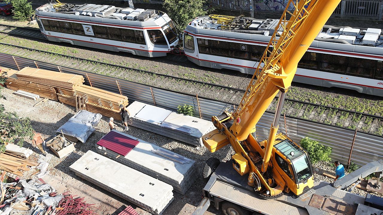 Работы по замене кровли в доме на ул. Клинической планируют завершить к ...