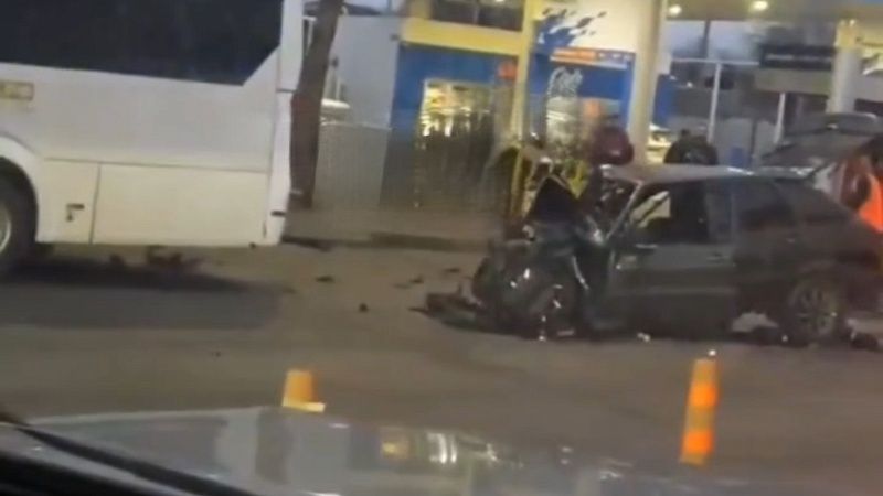 Серьезное ДТП парализовало движение троллейбусов на Ялтинской в Краснодаре