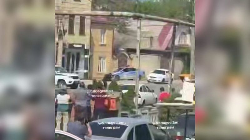 Видео перестрелки с полицейскими сняли очевидцы в Махачкале