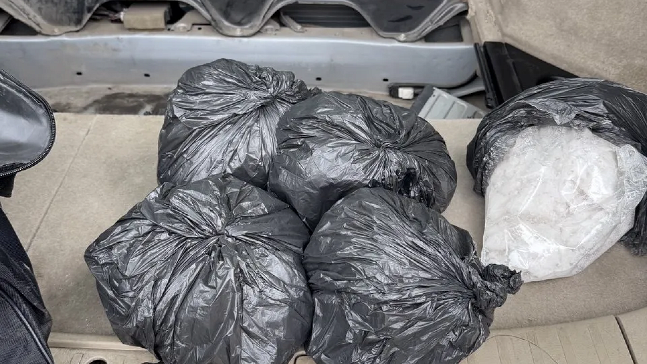 Наркокурьеров с 7,8 кг мефедрона задержали сотрудники ФСБ на въезде в Сочи