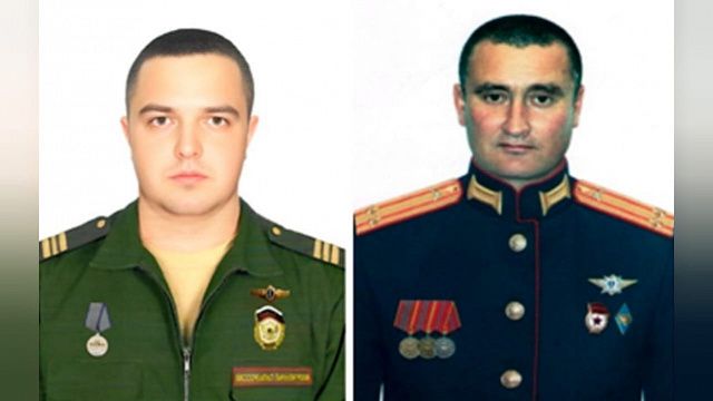 Гвардии сержант Артем Томилов и гвардии подполковник Юрий Гавшин. Фото: Министерство обороны РФ