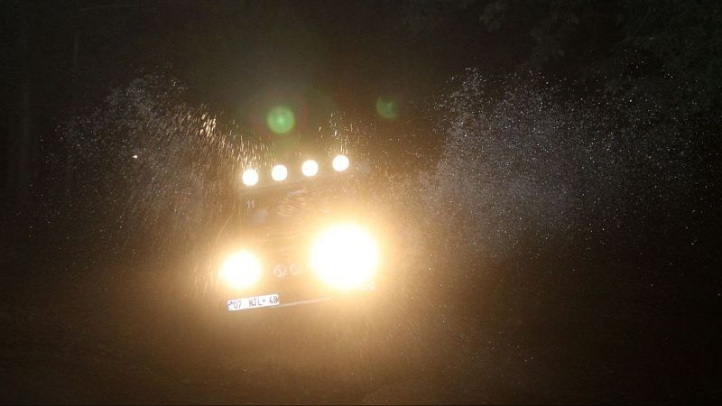 Двухлетний мальчик оказался за рулем машины и убил двух школьников в Тайланде