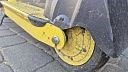 Десятки прокатных самокатов выбросили в пруд в Москве