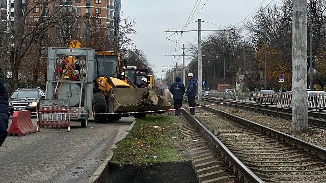 На месте провала на ул. Московской в Краснодаре установили пневмозаглушку