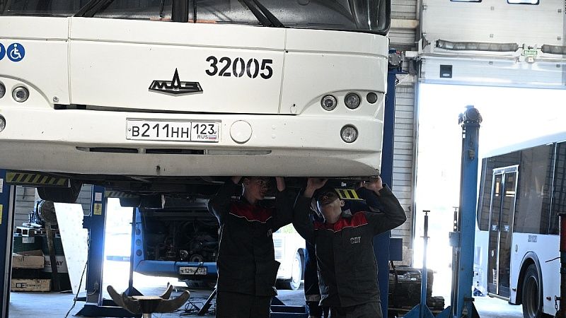 Студенты начали производственную практику на транспортном предприятии в Сочи