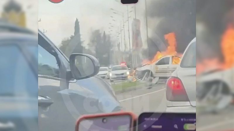 Легковушка сгорела после ДТП в Сочи
