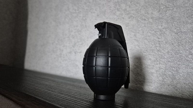 Британец нашел боевую гранату в коробе из-под конфет в сарае Норфолка