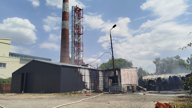 Цех по производству матрасов сгорел в Краснодаре