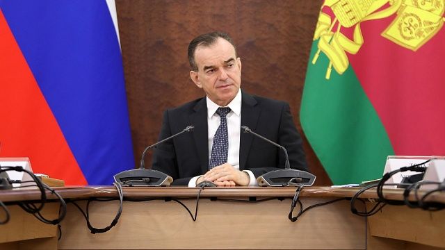 Губернатор Кубани Кондратьев поручил отработать все вопросы с «Прямой линии»