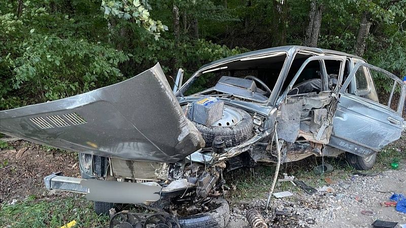 Под Горячим Ключом в лобовом ДТП погиб один человек и четверо пострадали