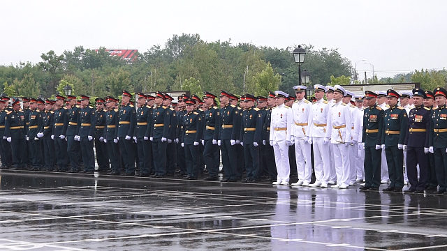 В Краснодаре состоялась торжественная церемония выпуска молодых офицеров. Фото: телеканал «Краснодар»