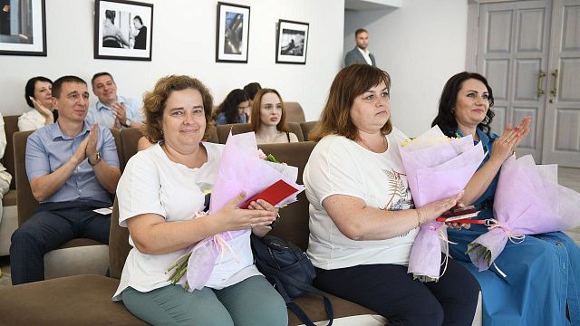 Многодетные родители Краснодара получили медали «Родительская слава»