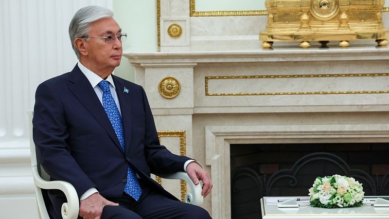 Президент Токаев оставил загадочное послание под видео с массажем простаты в X 