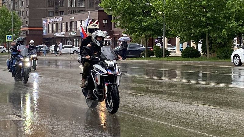 Масштабный мотопробег с ретро-техникой прошёл в Краснодаре 