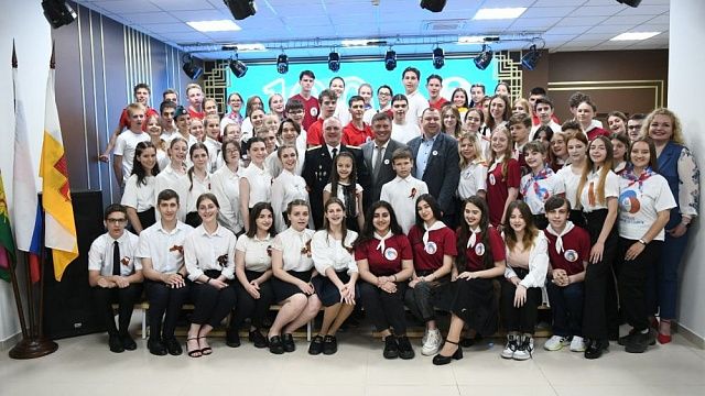 Андрей Алексеенко встретился с краснодарскими школьниками и ответил на их вопросы. Фото: Александр Райко