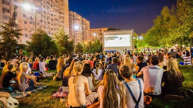 В Краснодаре покажут кино под открытым небом. Фото: Пресс-служба администрации Краснодара