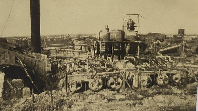 Во время оккупации Краснодара шла эвакуация заводов, но некоторые вывести не удалось. Их захватили и разрушили фашисты